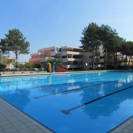 With Shared Pool-beahost Apartmán Bibione